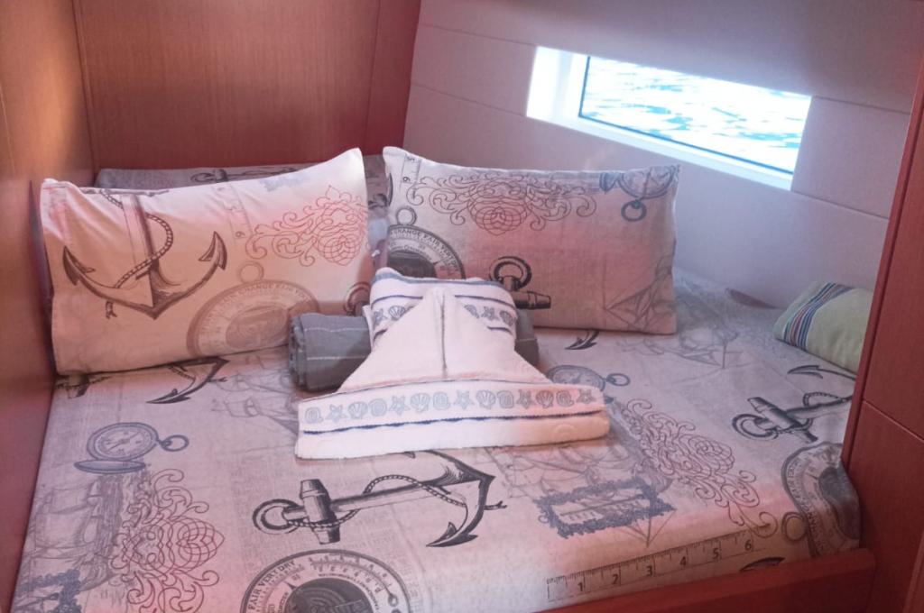 Catalog photo (may differ)