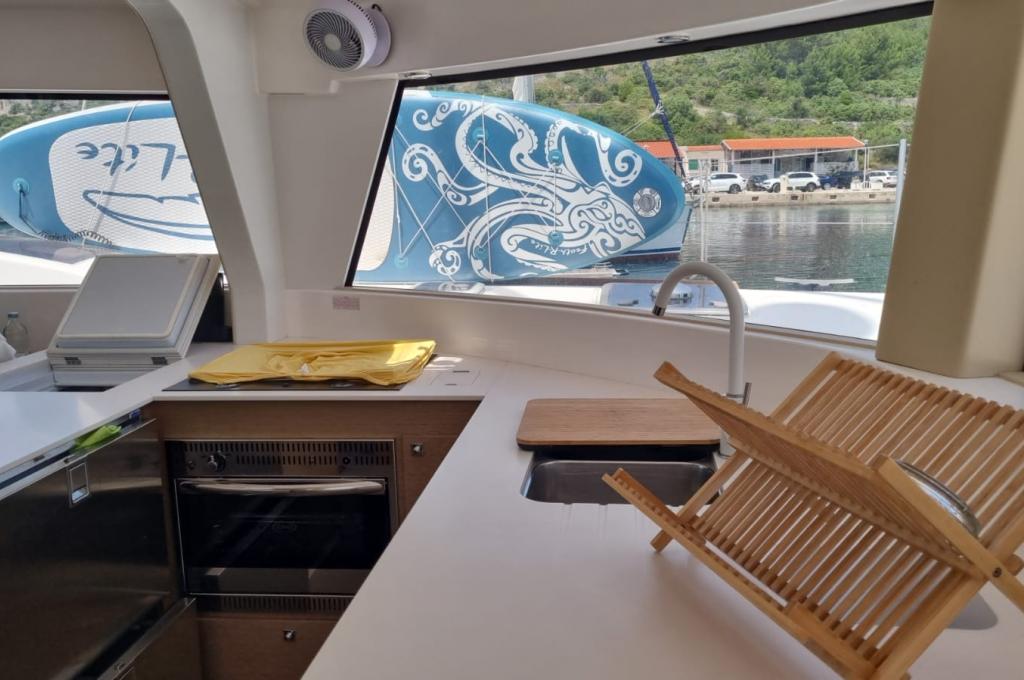 Catalog photo (may differ)