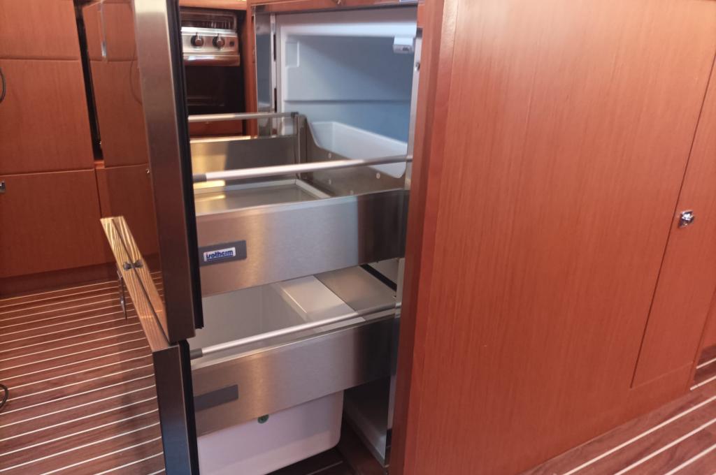 Catalog photo (may differ)