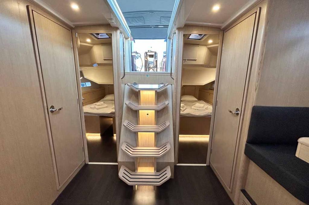 Catalog photo (may differ)