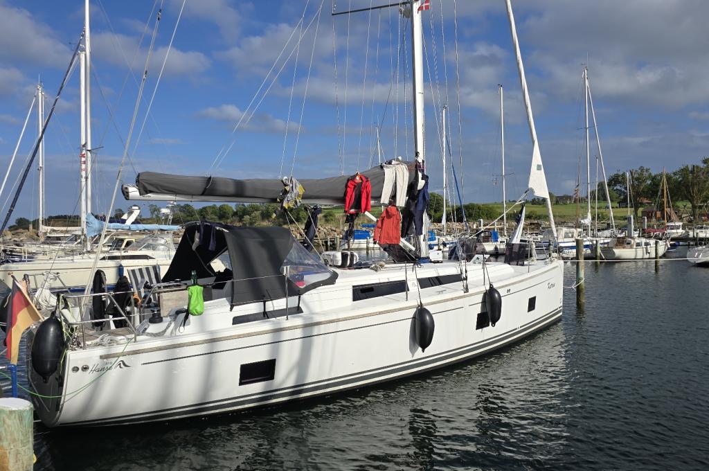 Original photo from a customer | taken on May 25, 2025 | Charter company has several identical yachts. Deviations are possible.