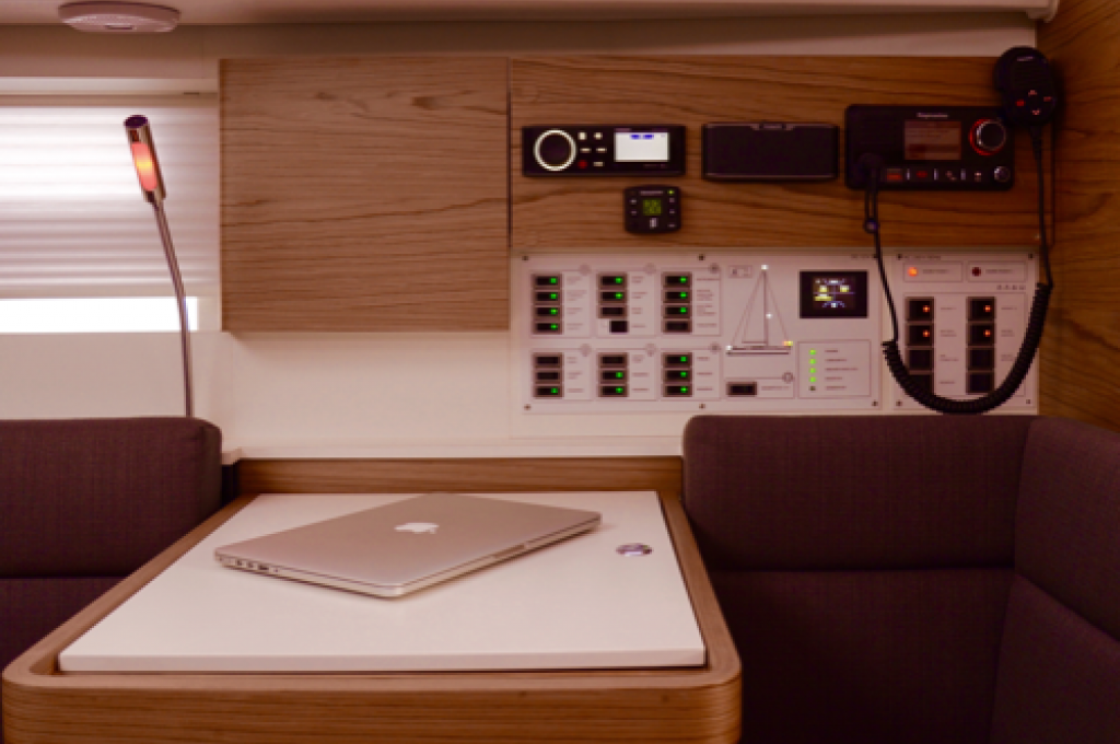 Catalog photo (may differ)