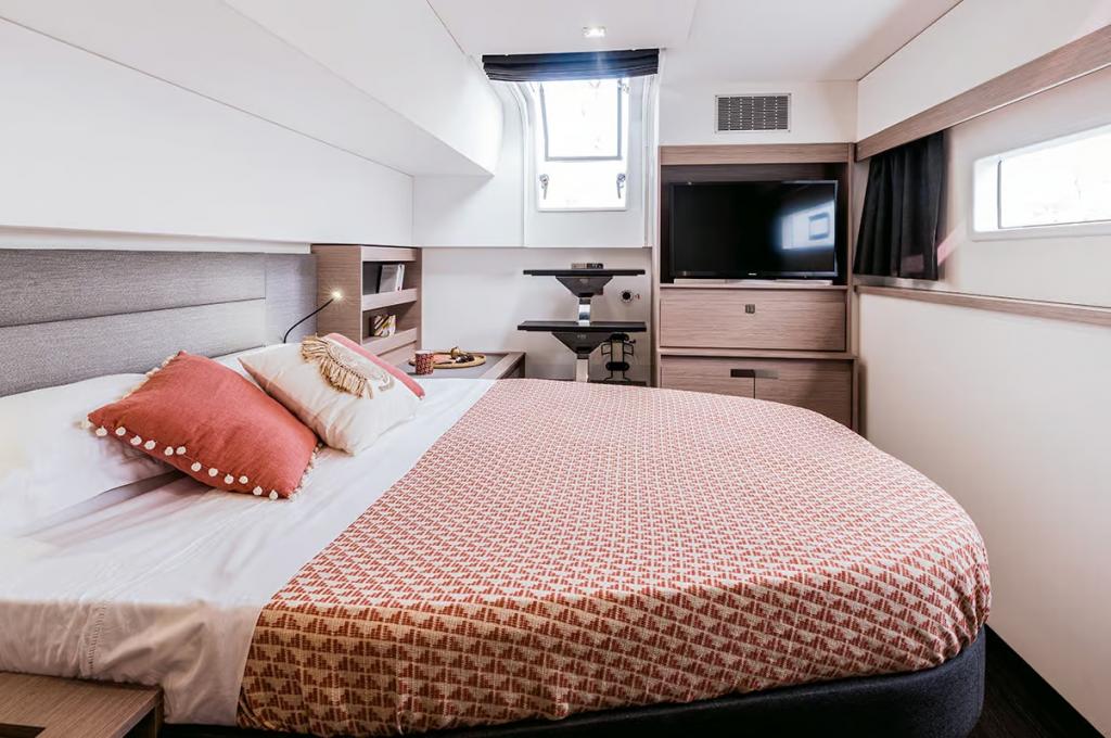 Catalog photo (may differ)