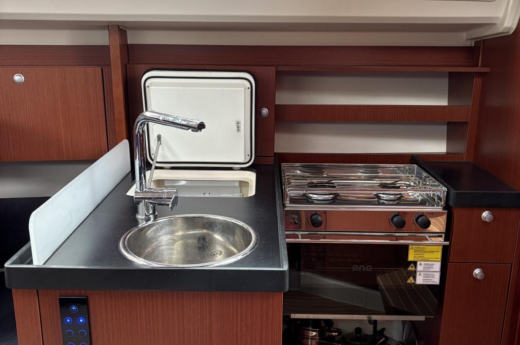 Original photo from a customer | Charter company has several identical yachts. Deviations are possible.