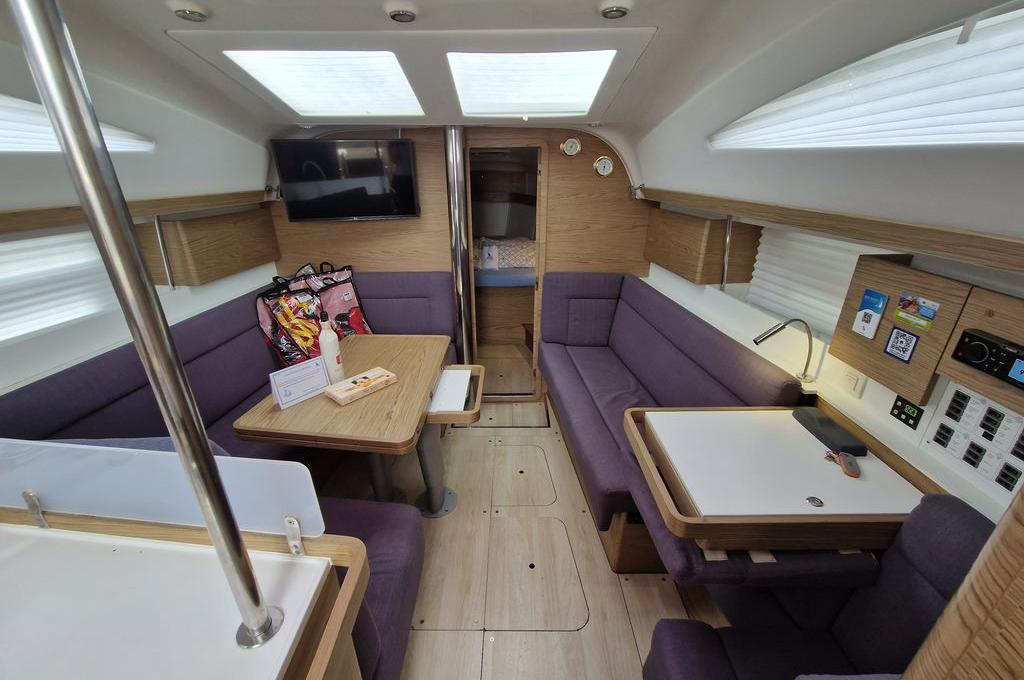 Catalog photo (may differ)