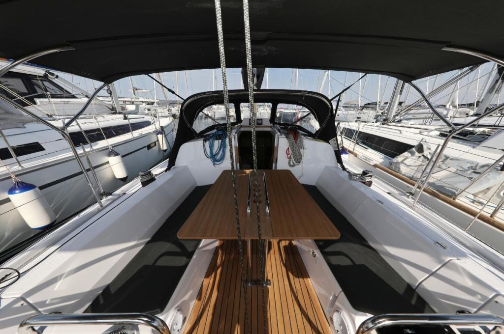 Catalog photo (may differ)