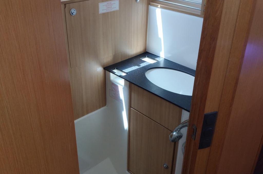 Catalog photo (may differ)