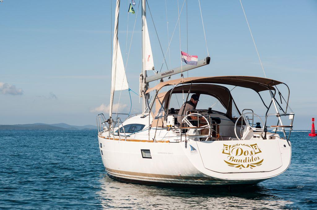 Catalog photo (may differ)