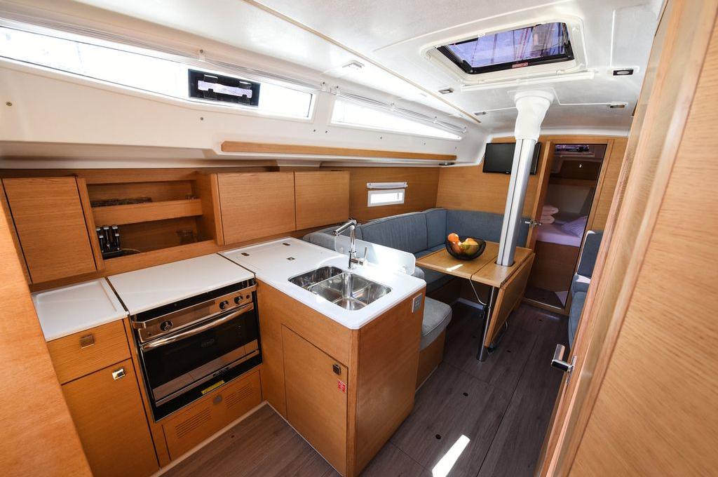 Catalog photo (may differ)