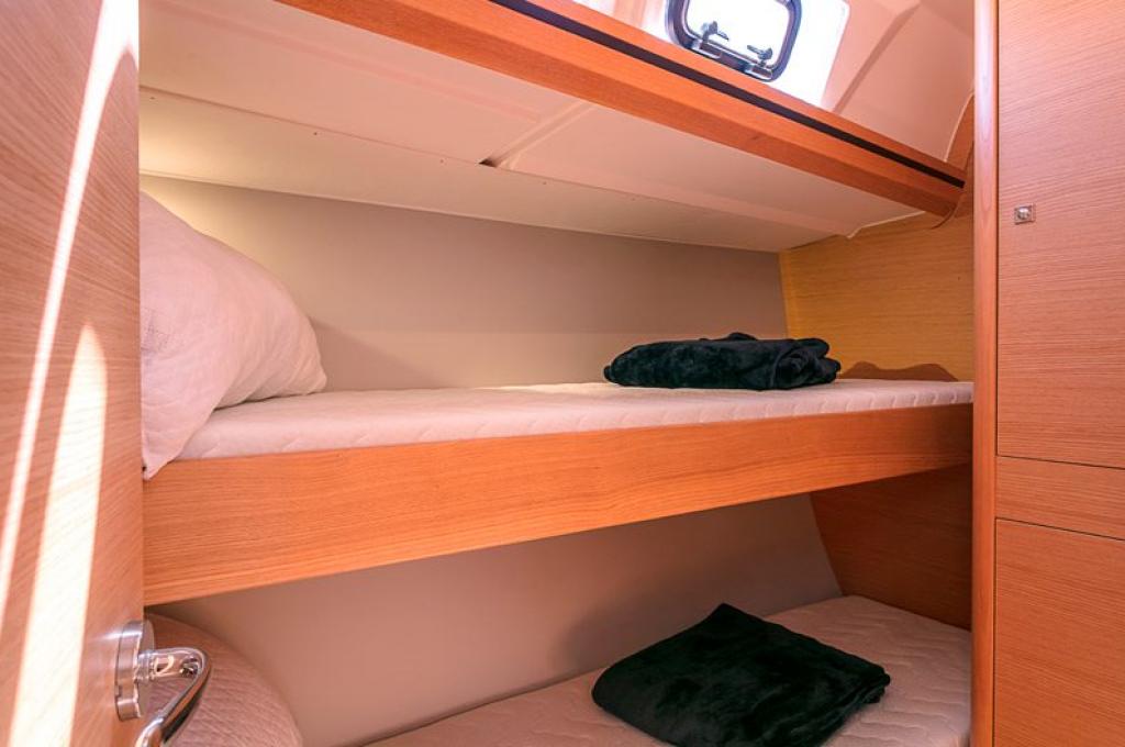 Catalog photo (may differ)