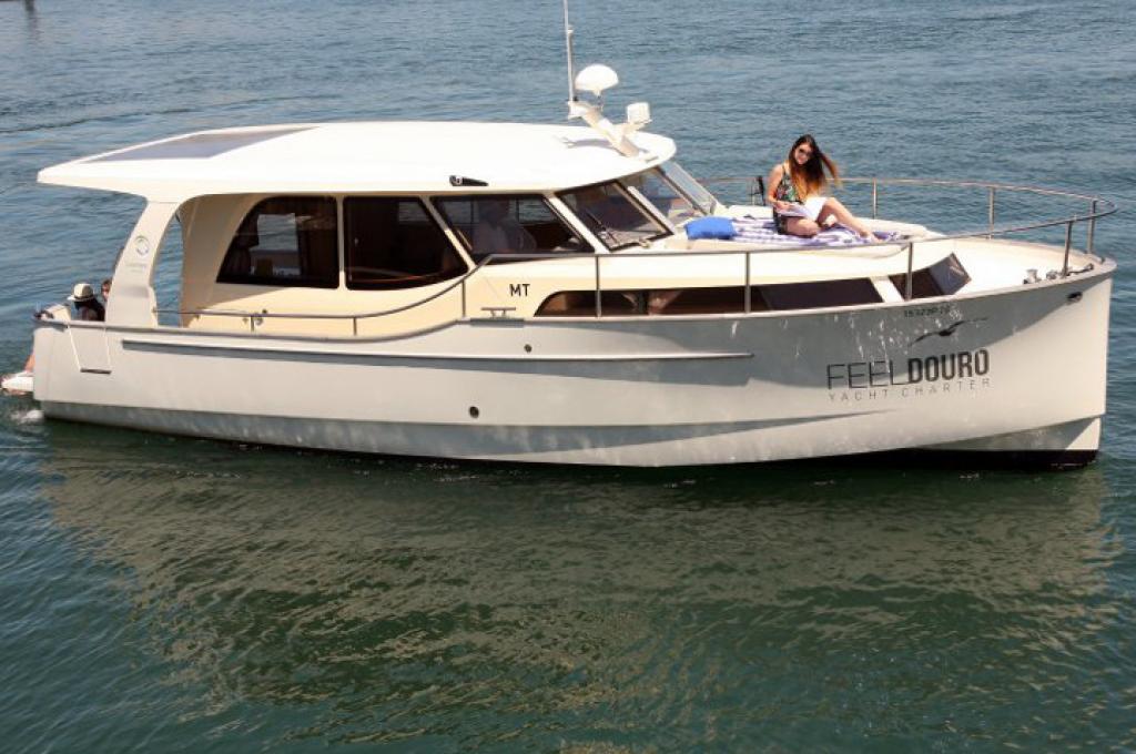 Catalog photo (may differ)