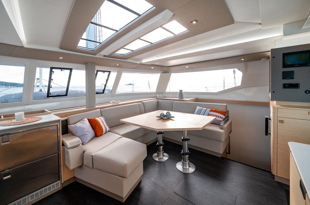 Catalog photo (may differ)