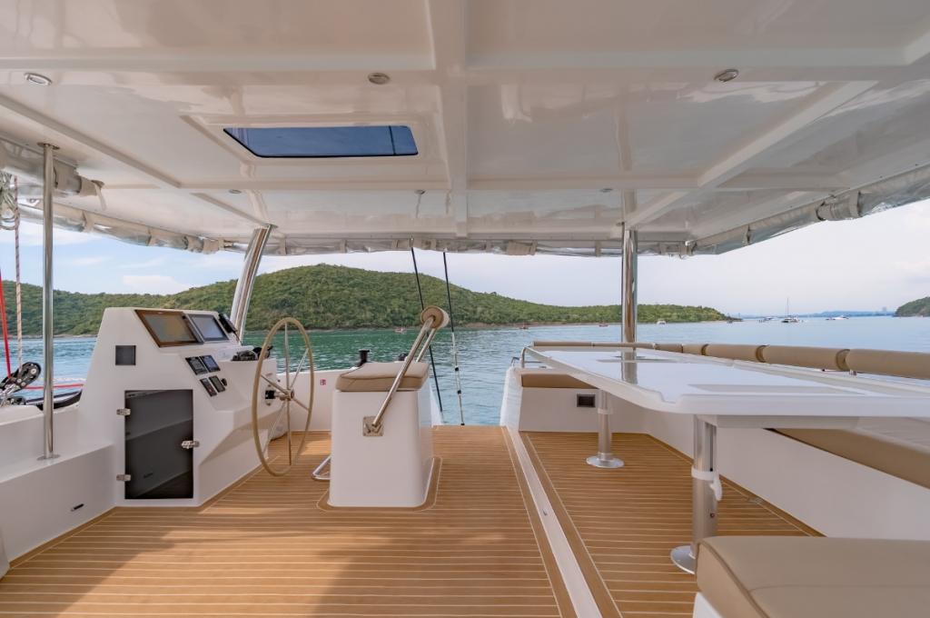 Catalog photo (may differ)