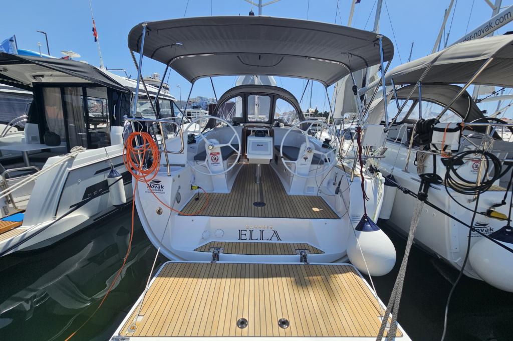 Catalog photo (may differ)