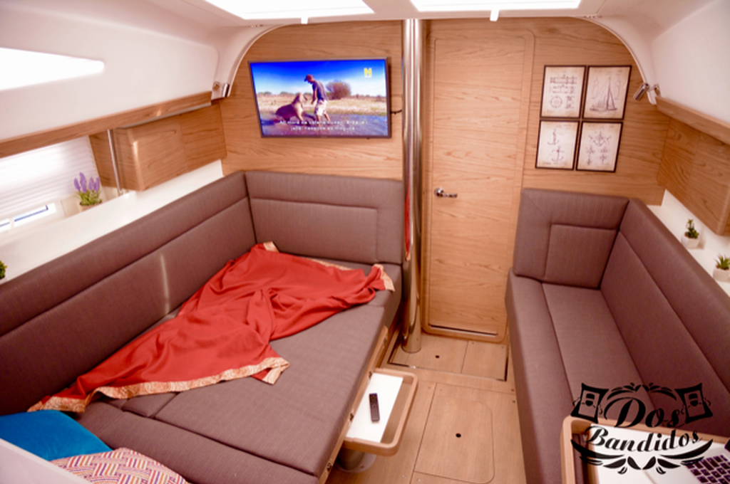 Catalog photo (may differ)