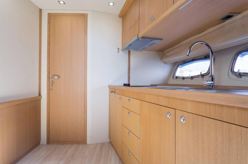 Catalog photo (may differ)