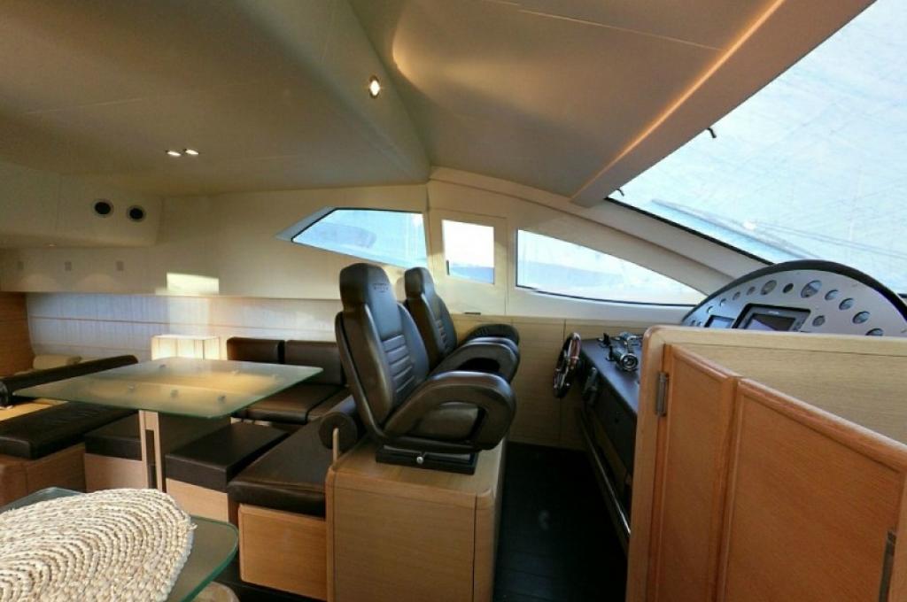 Catalog photo (may differ)