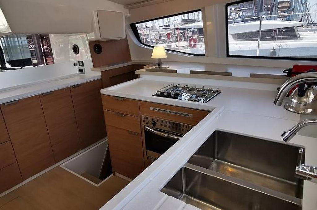 Catalog photo (may differ)