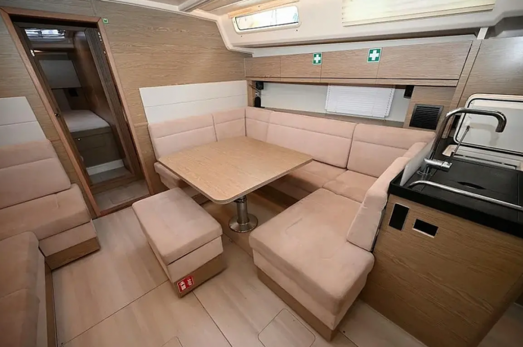 Catalog photo (may differ)