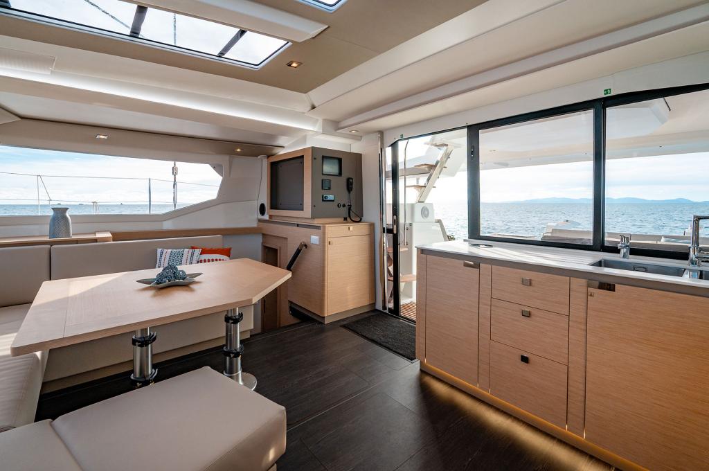 Catalog photo (may differ)