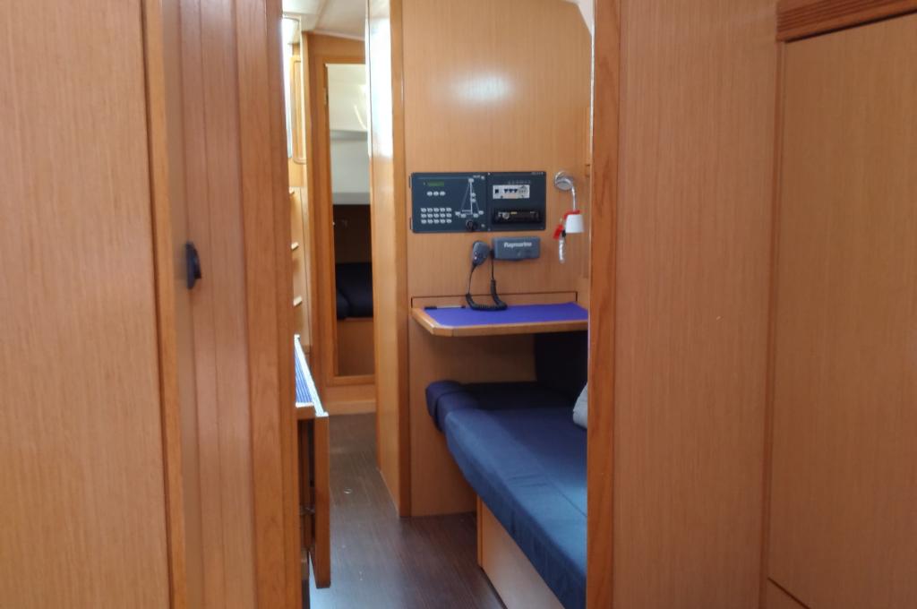 Catalog photo (may differ)