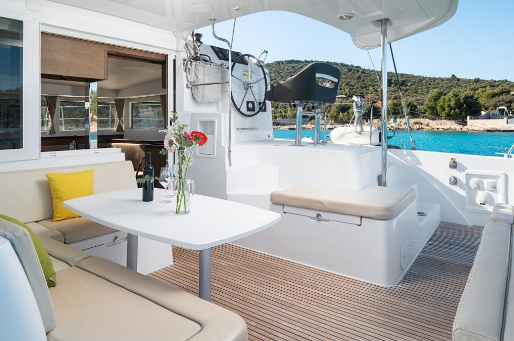 Catalog photo (may differ)