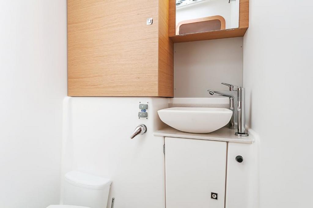 Catalog photo (may differ)