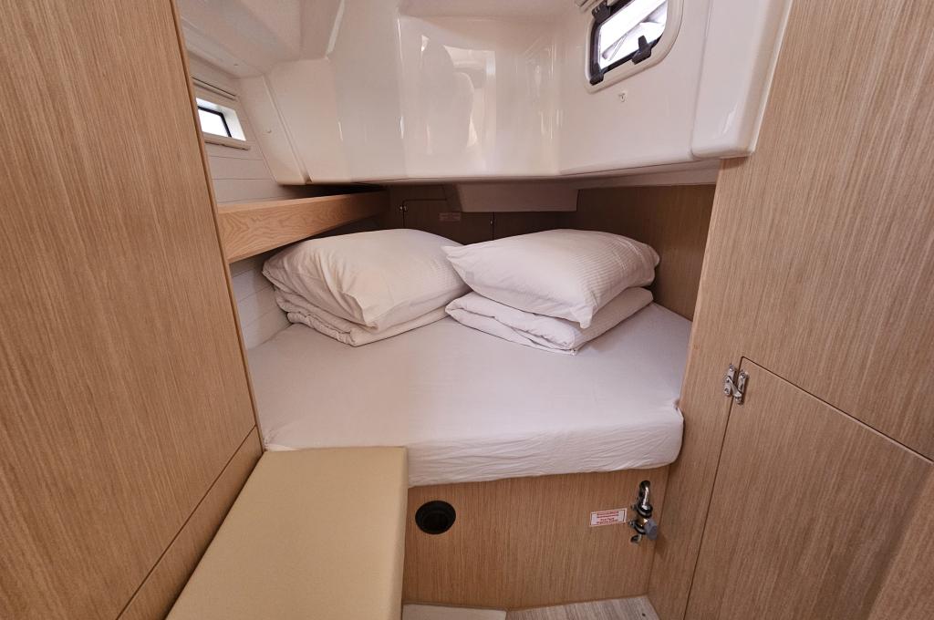 Catalog photo (may differ)