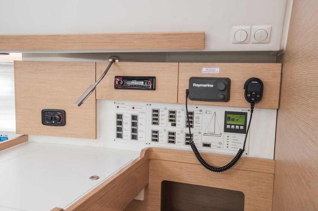 Catalog photo (may differ)