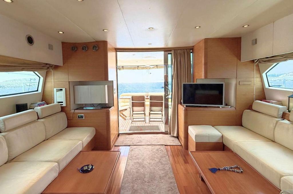 Catalog photo (may differ)