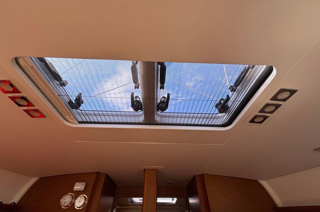 Catalog photo (may differ)