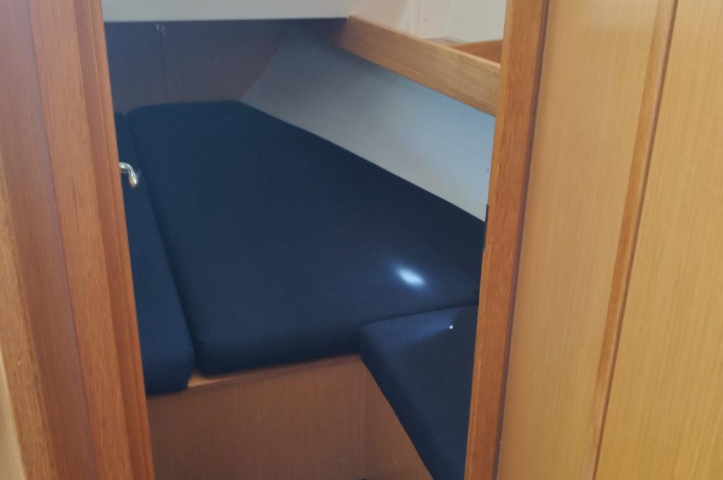 Catalog photo (may differ)