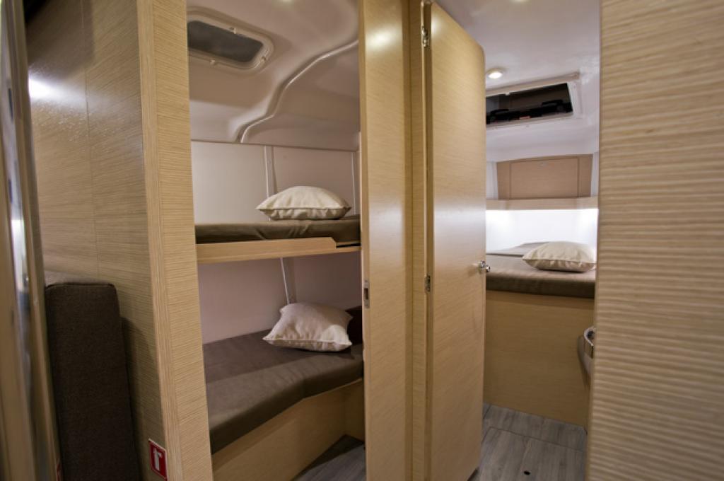 Catalog photo (may differ)