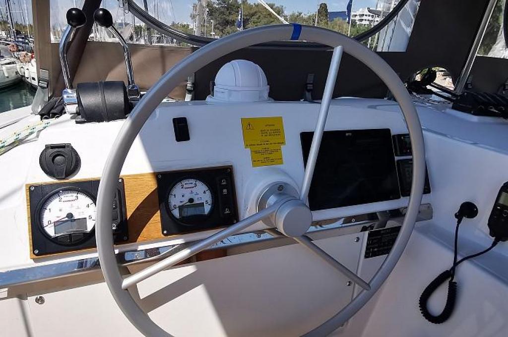 Catalog photo (may differ)