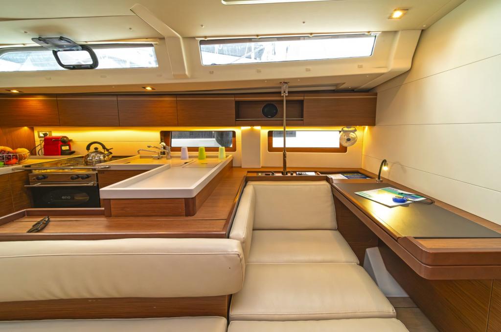 Catalog photo (may differ)