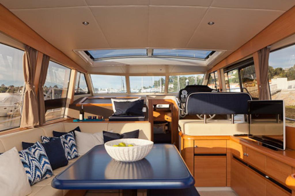 Catalog photo (may differ)