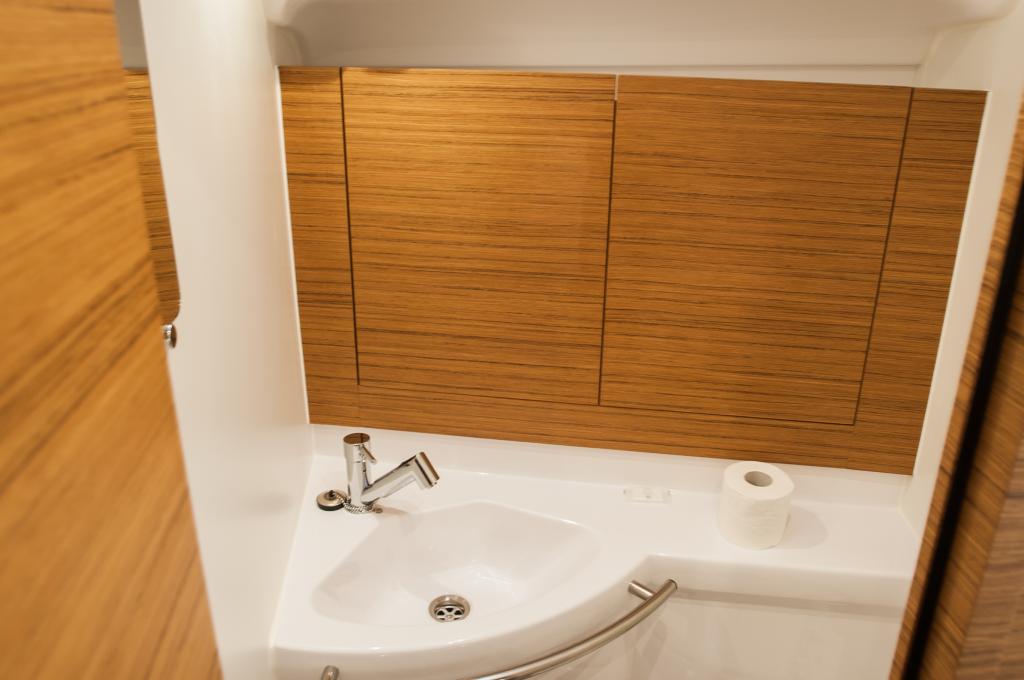 Catalog photo (may differ)