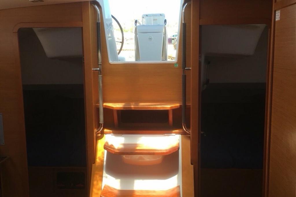 Catalog photo (may differ)