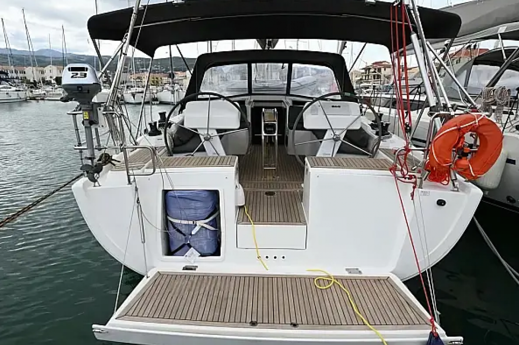 Catalog photo (may differ)