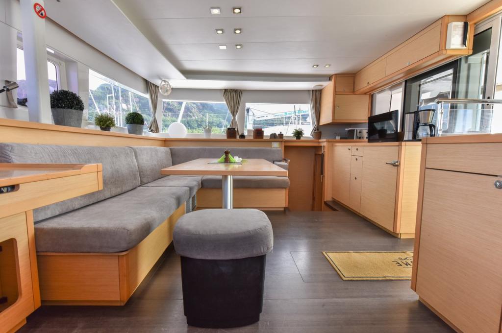 Catalog photo (may differ)