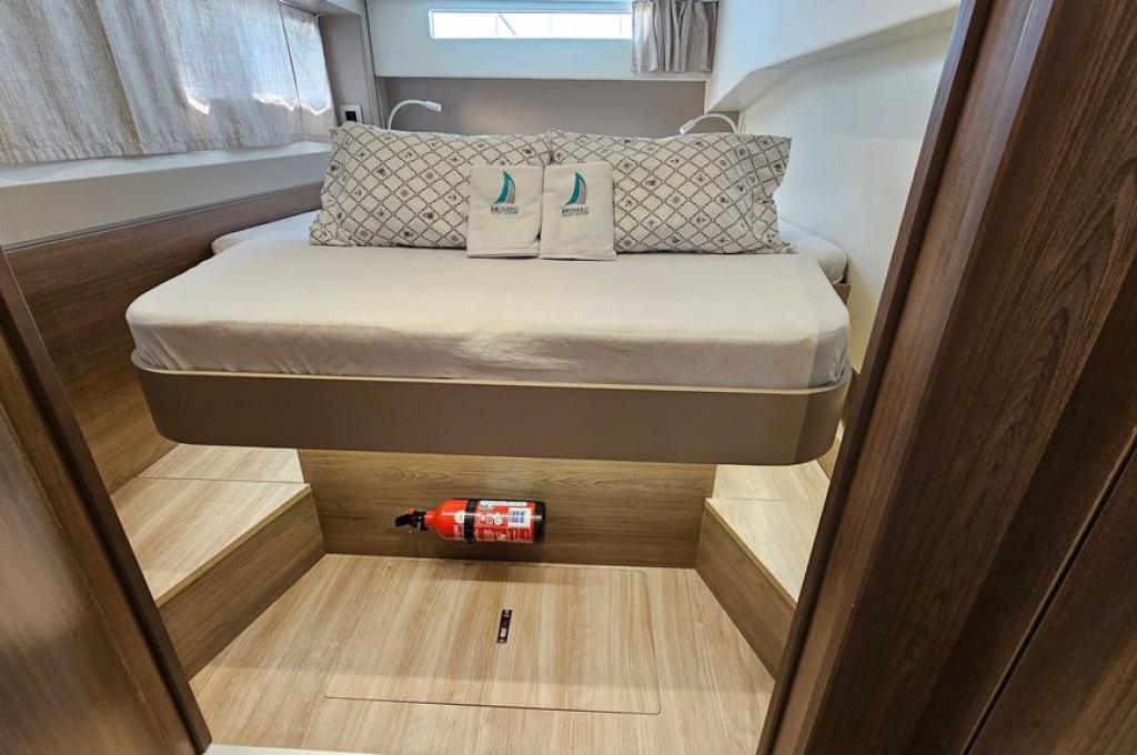 Catalog photo (may differ)