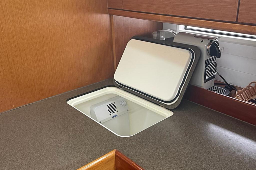 Catalog photo (may differ)