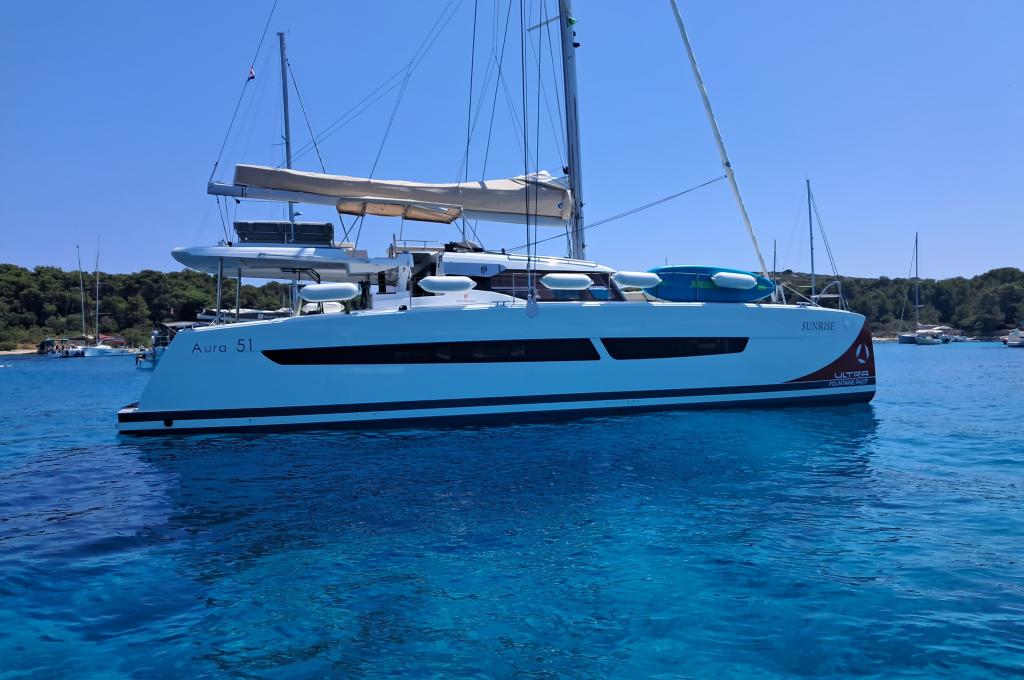 Catalog photo (may differ)