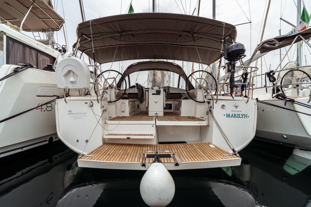 Catalog photo (may differ)