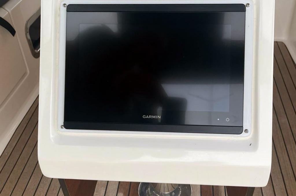 Catalog photo (may differ)