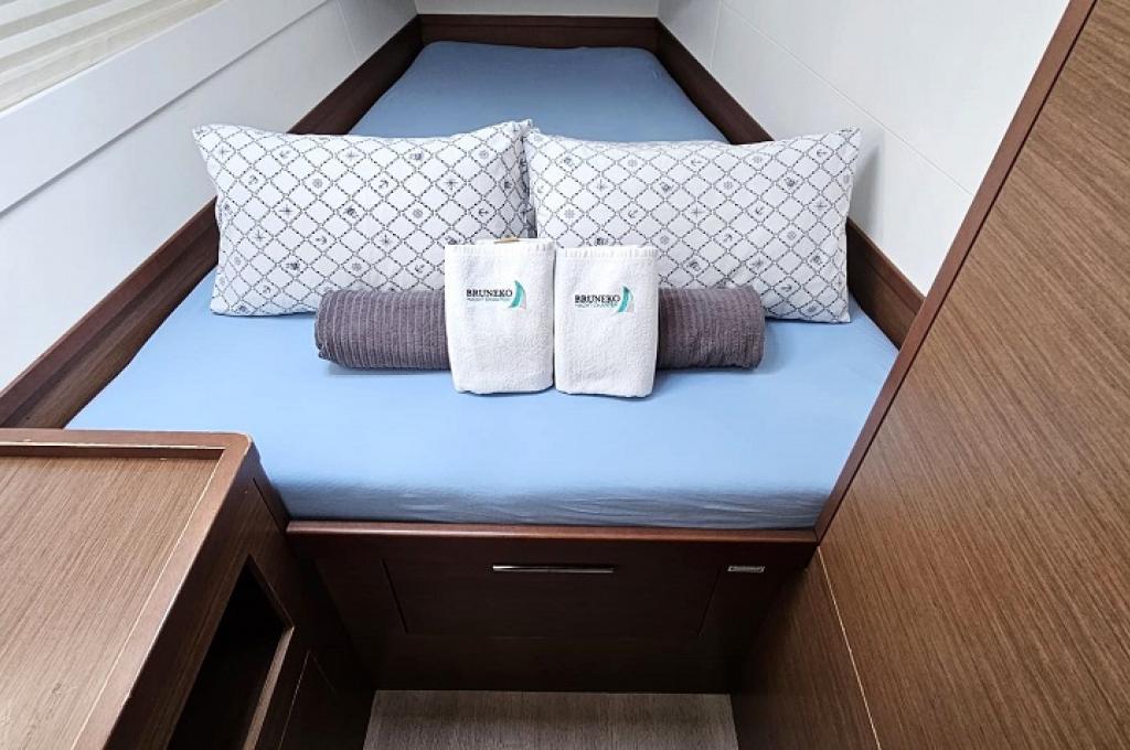 Catalog photo (may differ)