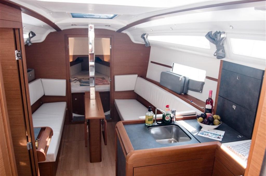 Catalog photo (may differ)