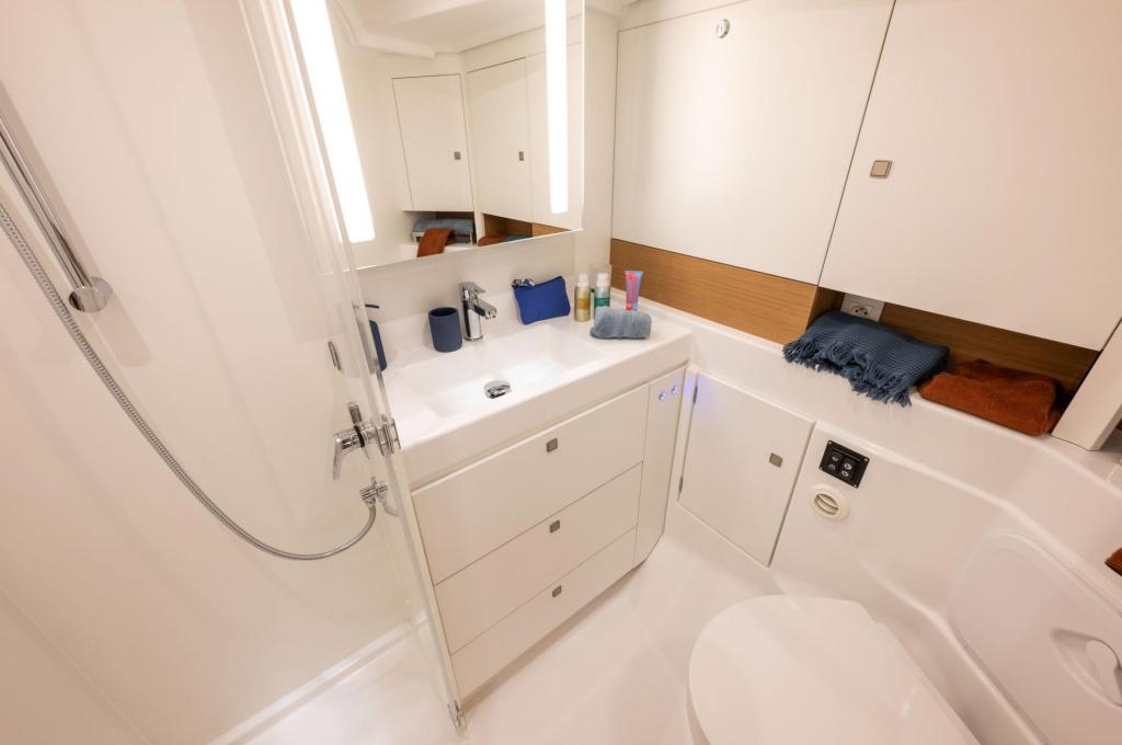 Catalog photo (may differ)