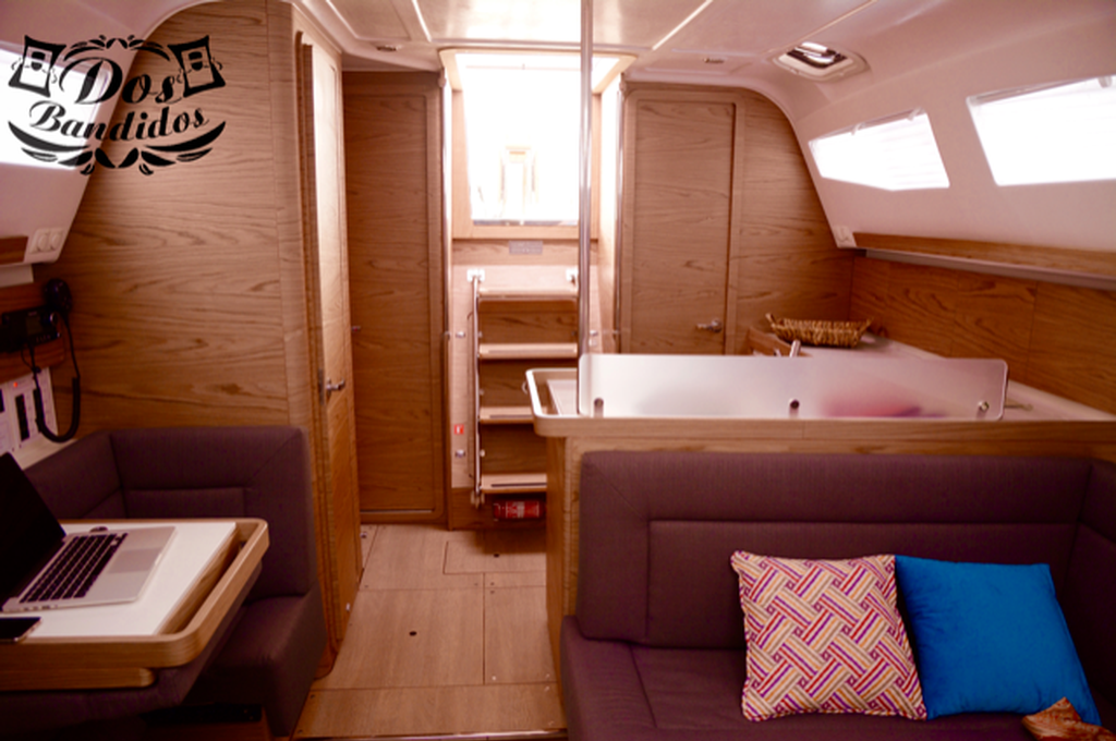 Catalog photo (may differ)