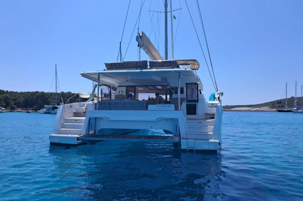 Catalog photo (may differ)